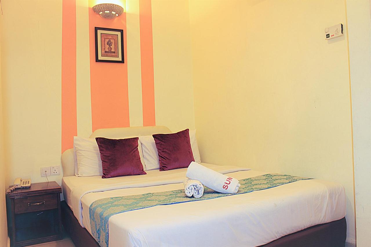 Sun Meru Raya Hotel 2*